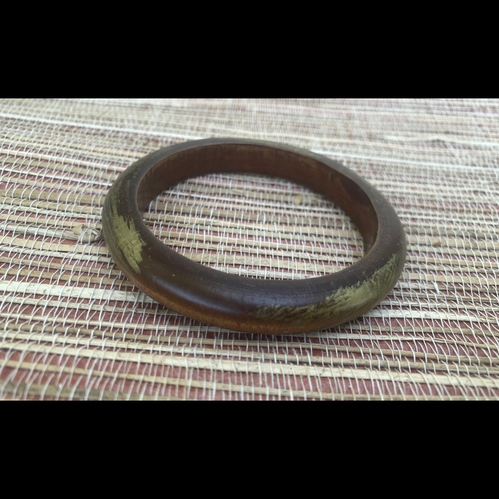 7 Bracelets - Picture 6 of 10
